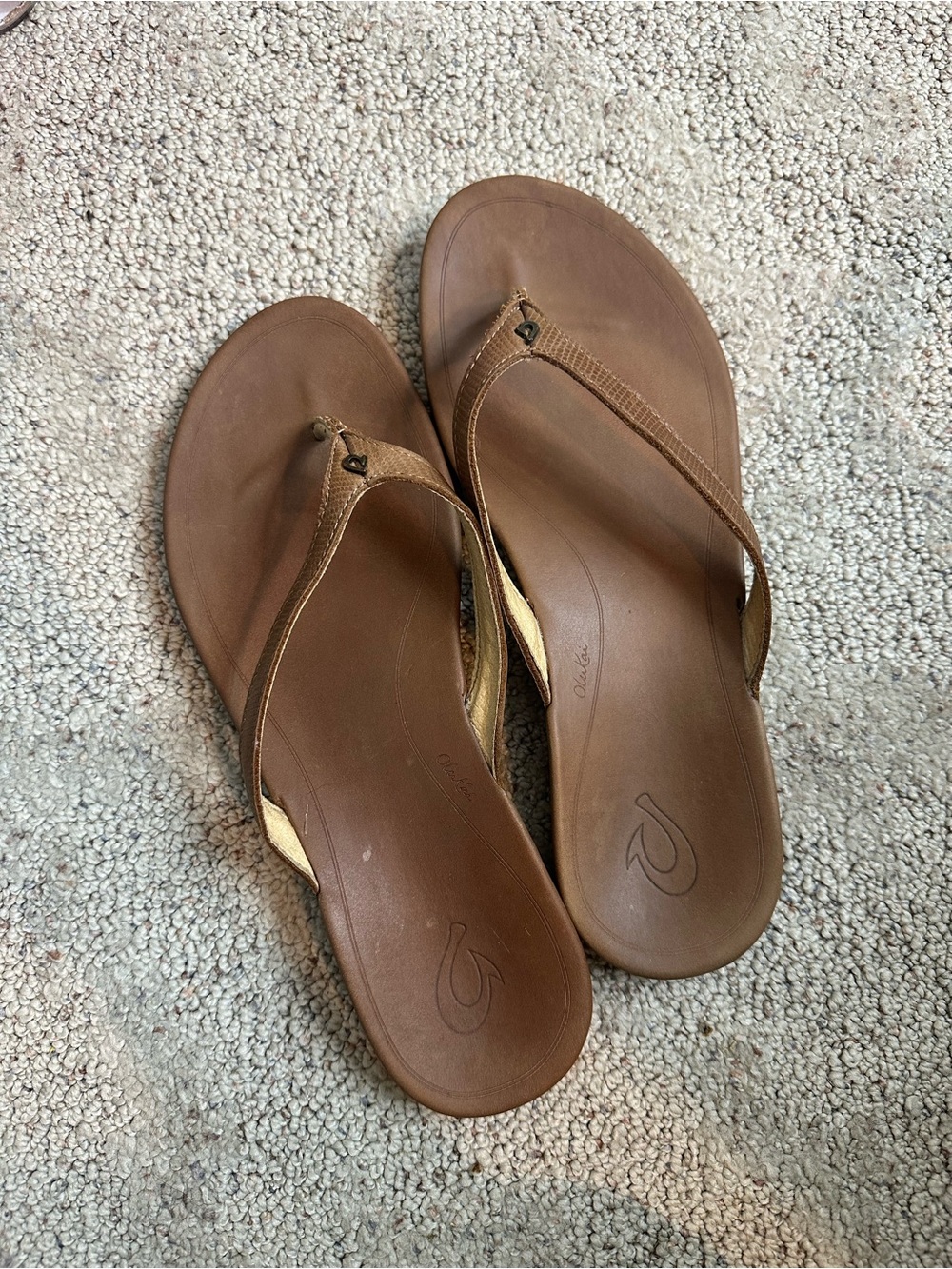 OluKai Women's Brown Leather Flip Flop Sandals